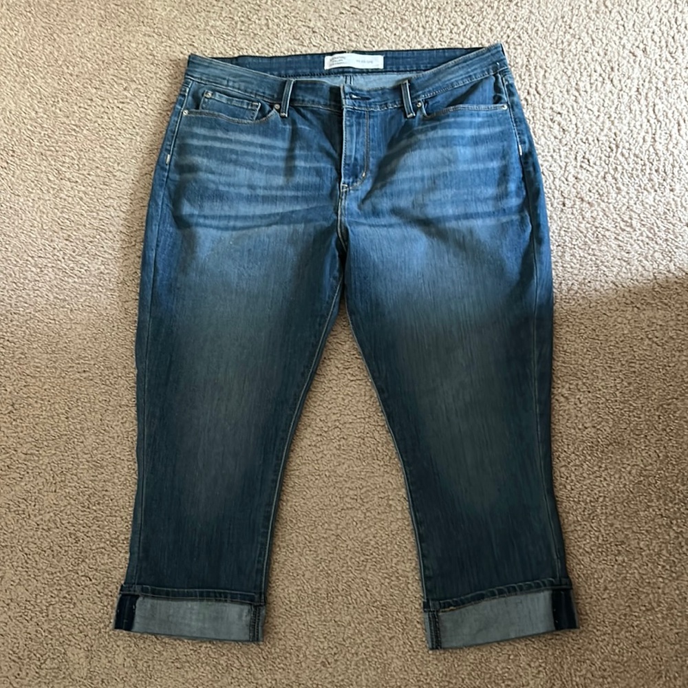 Signature Levi Capri Size 18